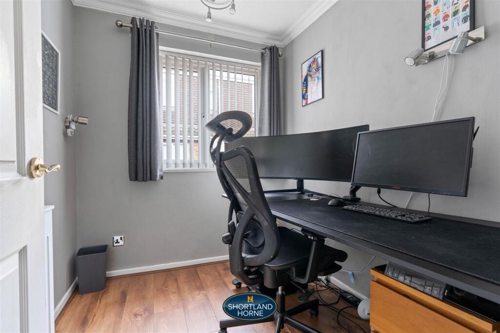 23 Mackenzie Close (6 of 23).jpg