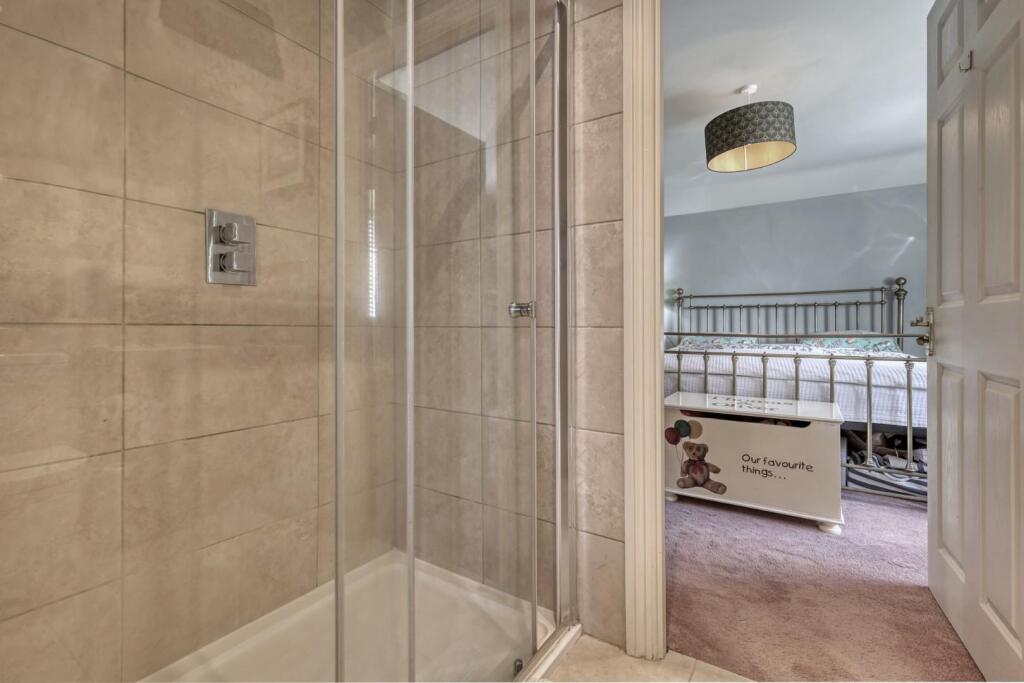 Jack &amp; Jill En-Suite