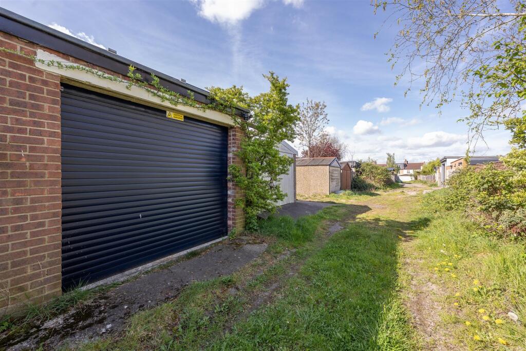 Elmfield Road, E4