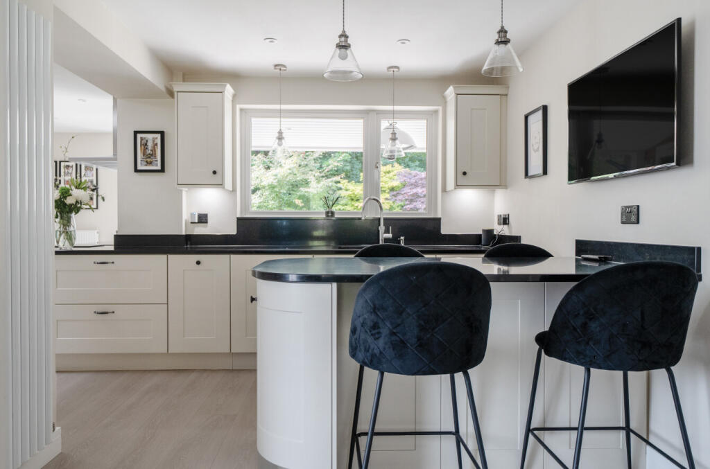 1335948-24-6895ca...