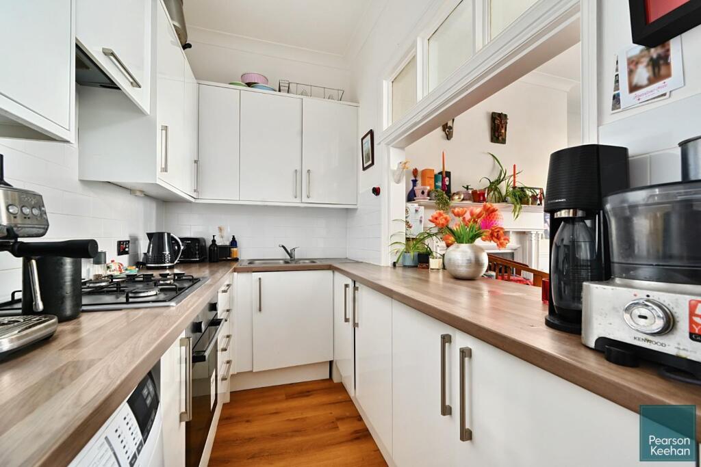 Flt 1, 27 Norfolk Square, BN1 (8).jpg