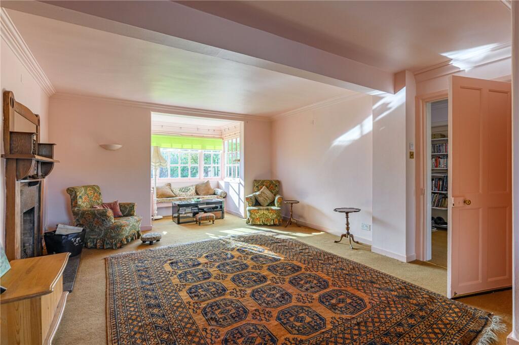Sitting/Dining Room