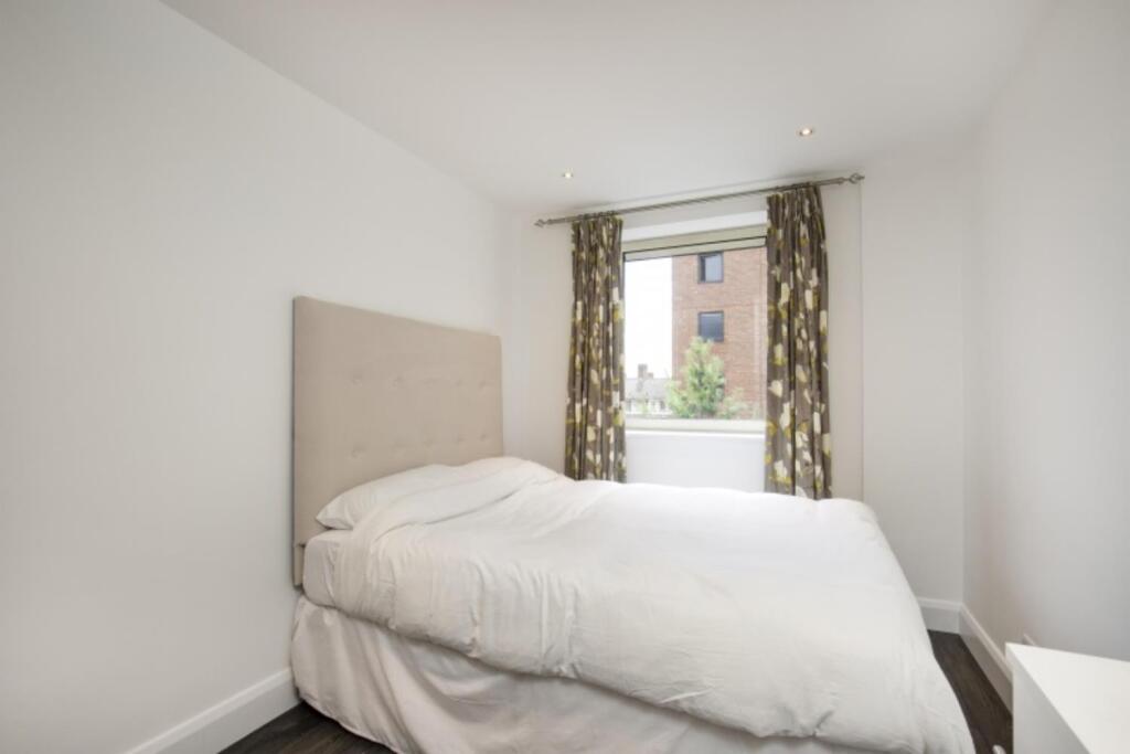 Consort Rise House 203 - bed2_lge