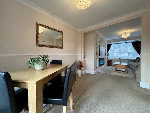 Lunge/Dining Room