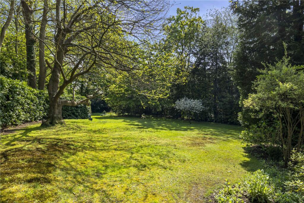 In About 0.925 Acres