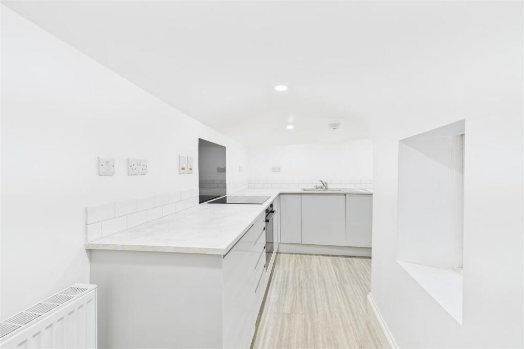 33 Pembroke Road, Clifton, Bristol BS8 3BE | Freeh