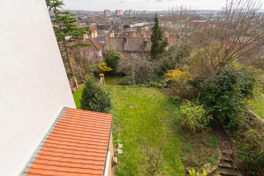 2F6RMR - External K.jpg