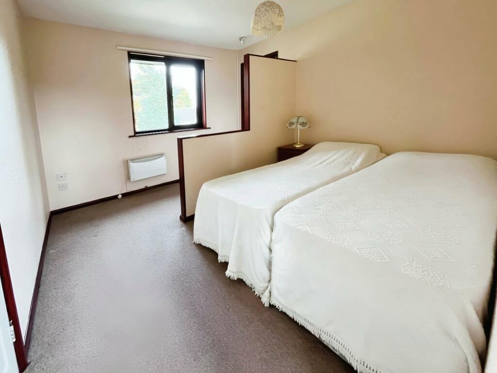 f31e2c17-bedroom 202.jpg