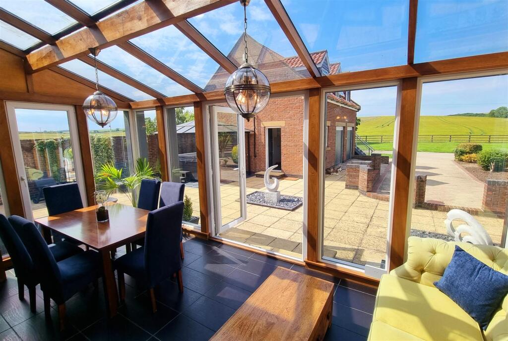 7 - Garden Room.jpg