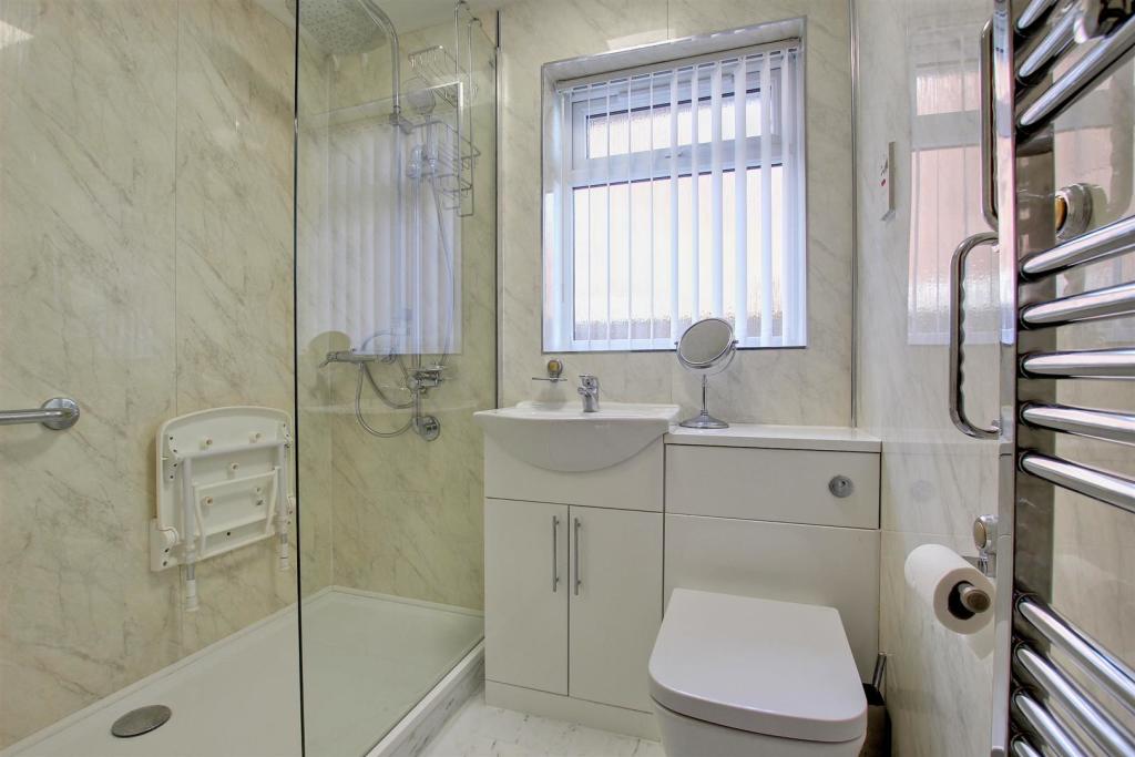 BATHROOM/W.C.