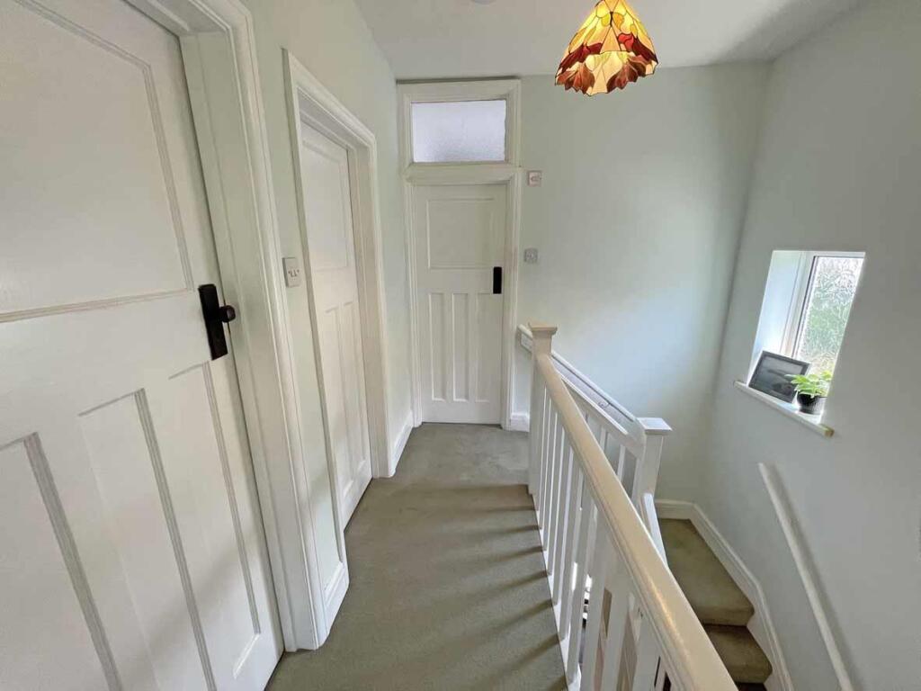 Central Park Avenue 11 - Landing...jpg