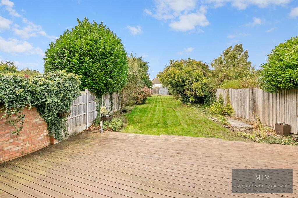 Rawlins Close 10 MV-7.jpg