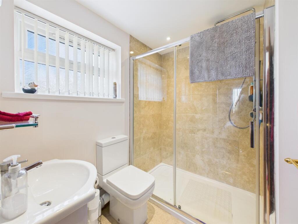 En-suite Shower Room.jpg