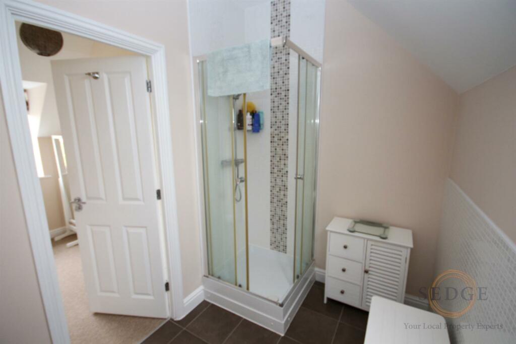 18 derwent way -06.jpg