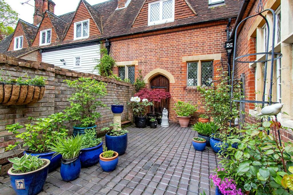 courtyard2.jpg