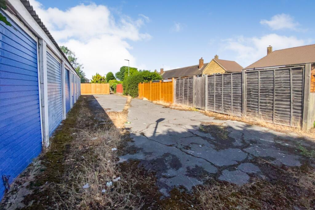 Garages at Albermarle Avenue, Cheshunt, Waltham Cross, Enfield EN8 0EY