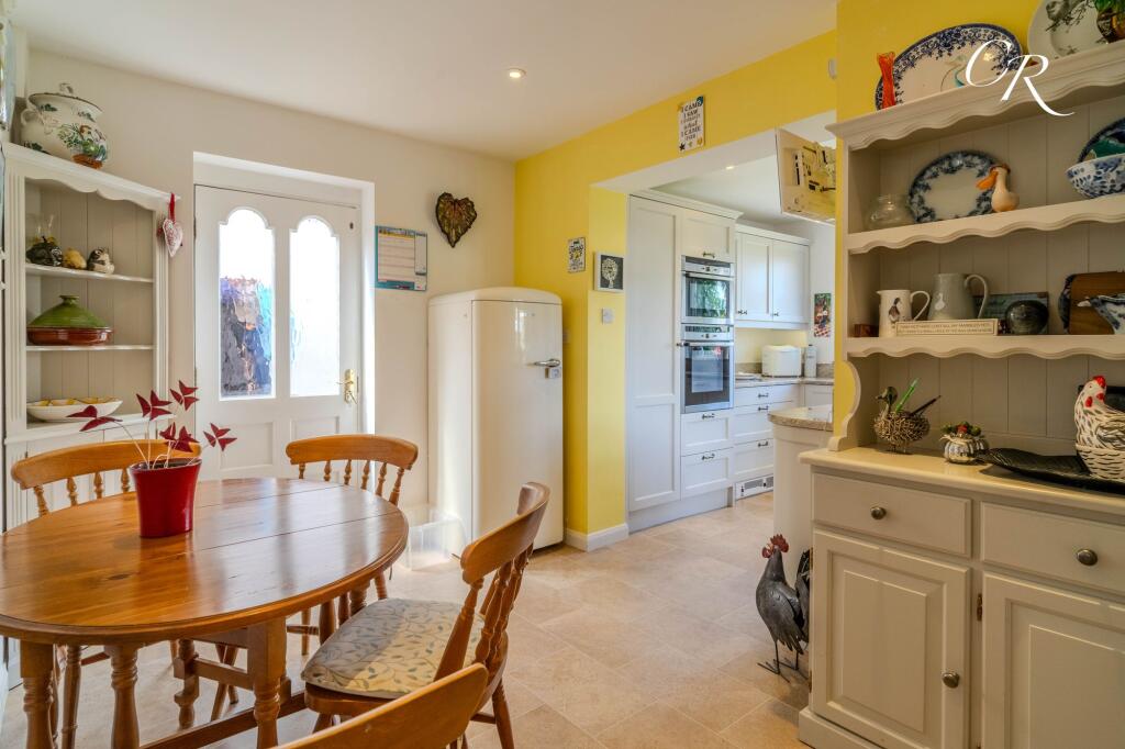 Kitchen / Breakfast Room