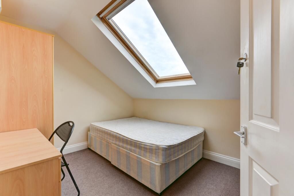 97 Whippingham Road Bedroom 7