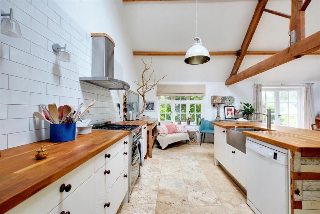 Kitchen_3.jpeg