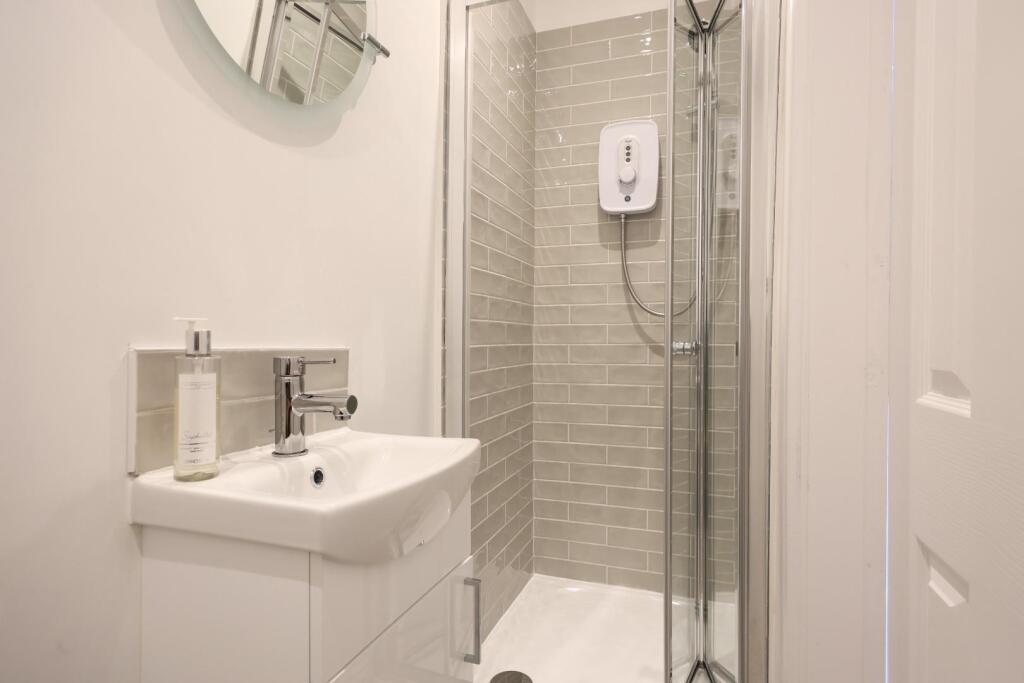 7 Southernhay Avenue 27.JPG