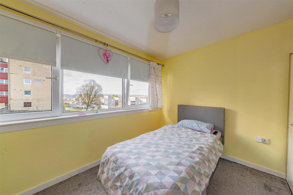 32 Tweed Crescent Dundee-9.JPG