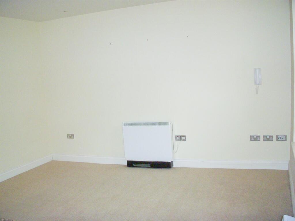 DEN005LGE.jpg
