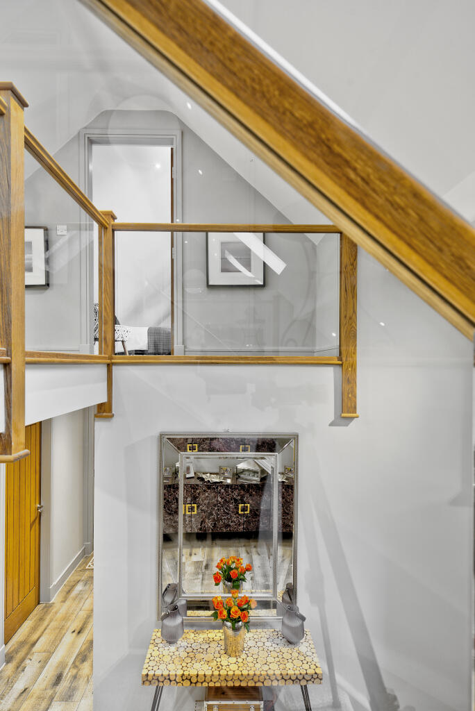 Galleried landing