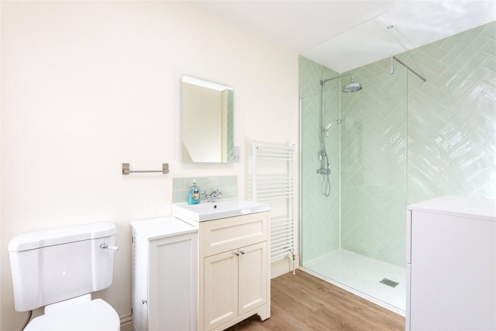 Shower En Suite