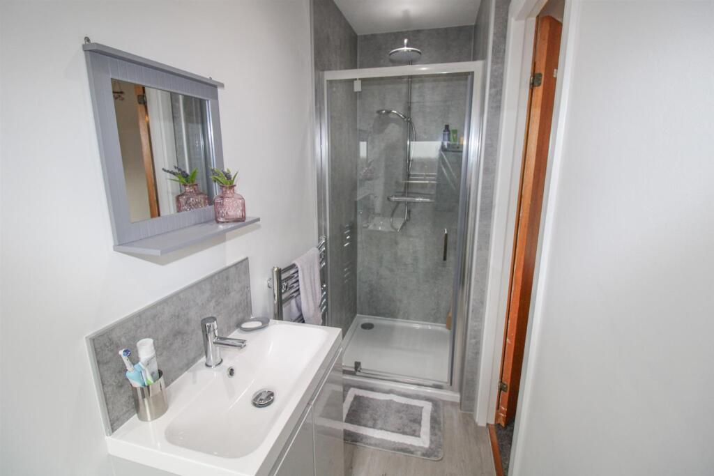 BEDROOM ONE EN-SUITE SHOWER ROOM-2.jpg