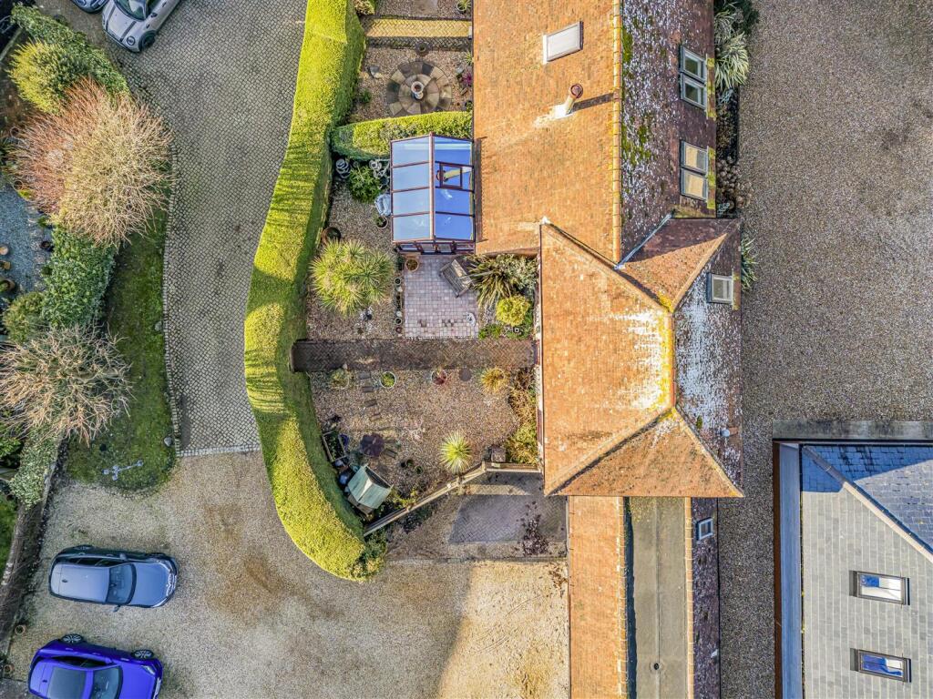 2 Marsh Barns-Aerials-PorticoMarketing-Nexa-1.jpg