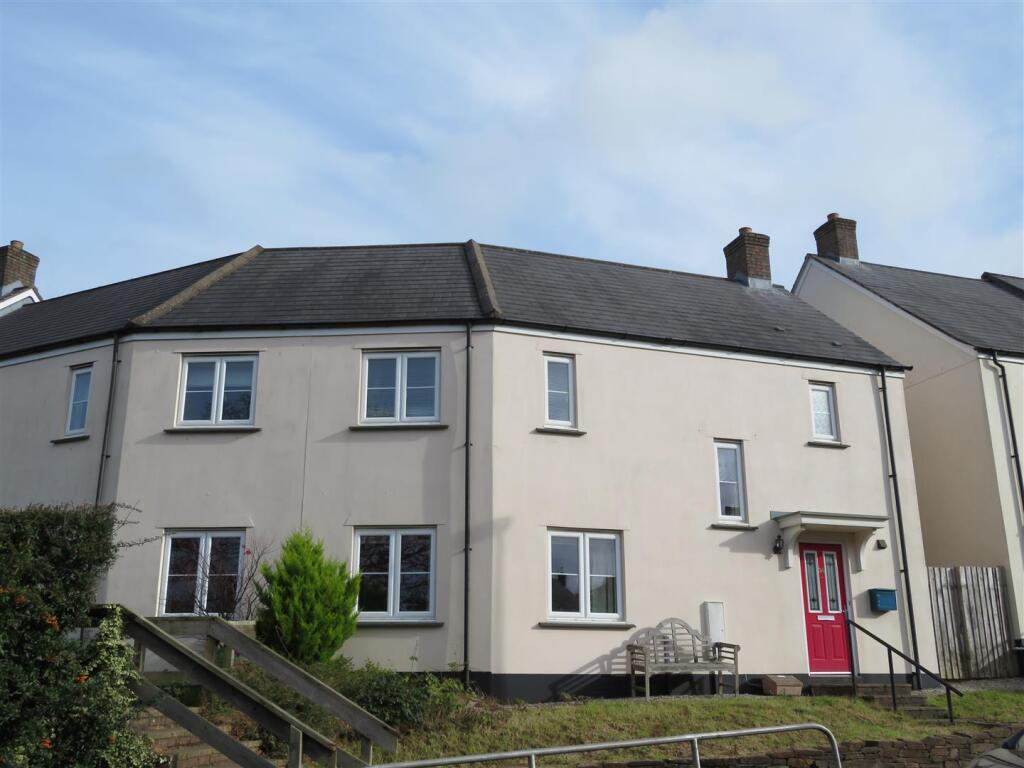 3 bedroom End Terrace for rent