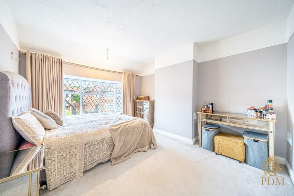 33 Sidney Road Beeston Nottingham NG9 1AN