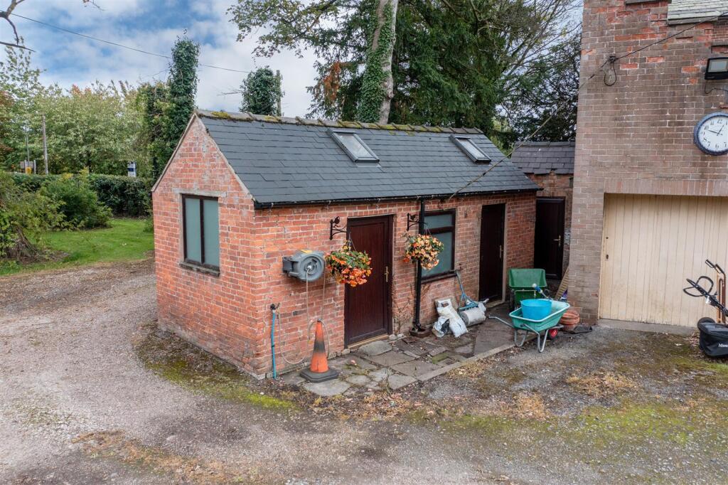 Hall Farm Alfreton-47.jpg