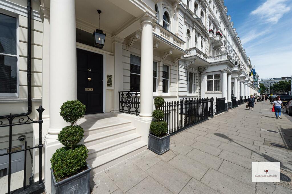 Queens Gate Terrace 7@54-002-002 Logo.jpg
