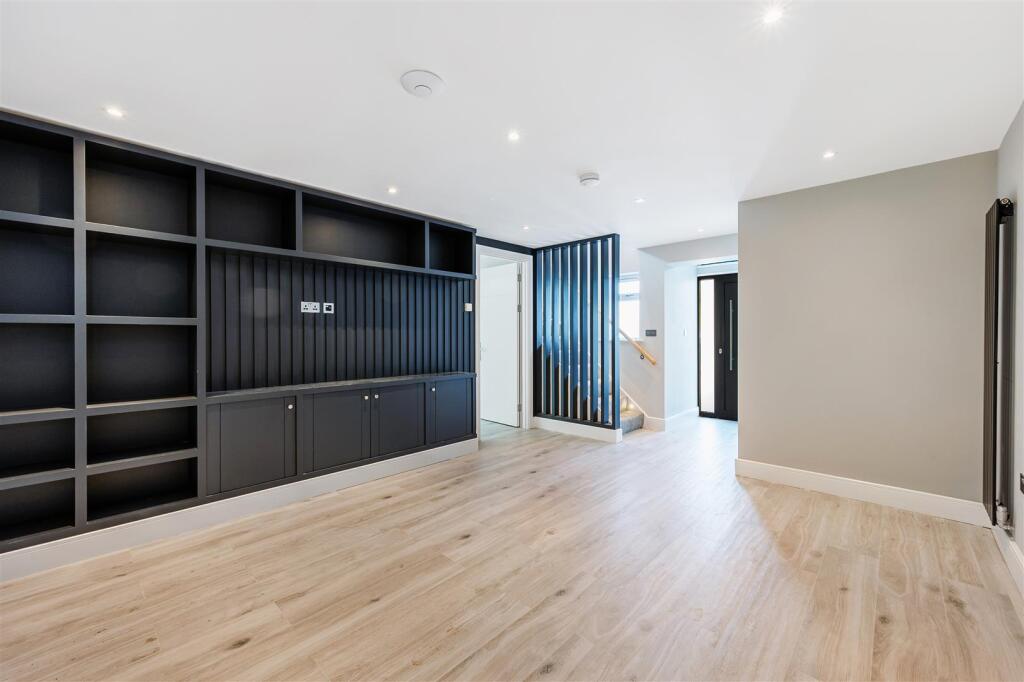 87 Brassie Avenue-9.jpg