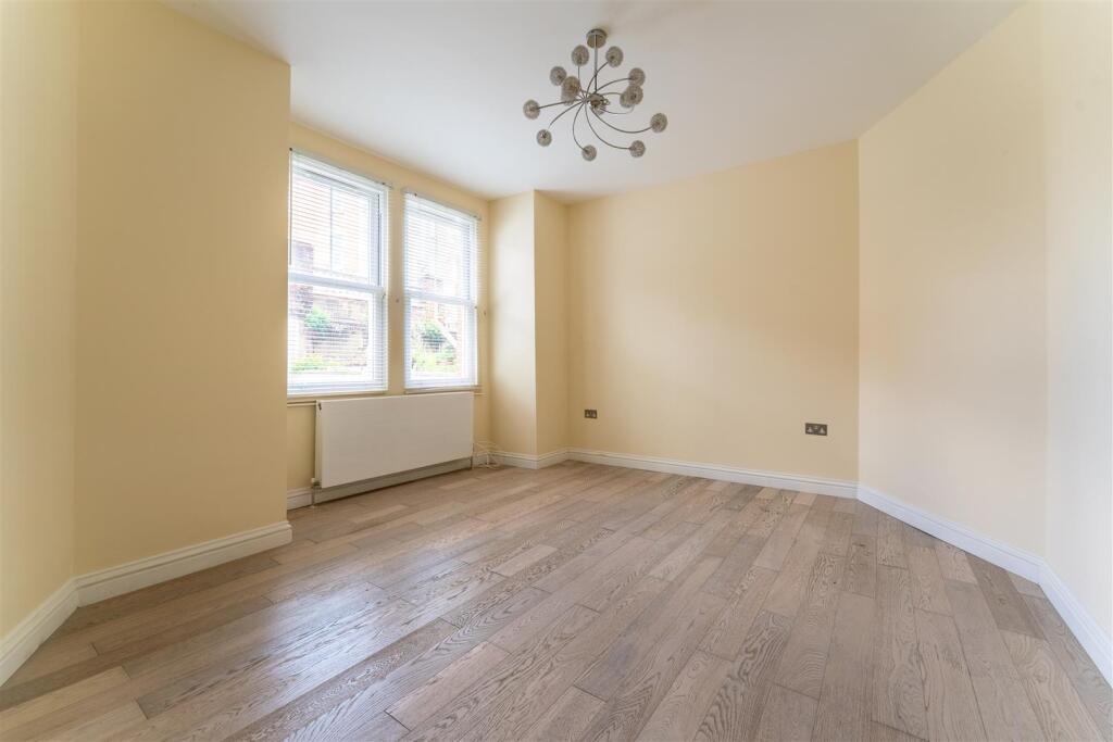 112 Boston Bed 1.jpg