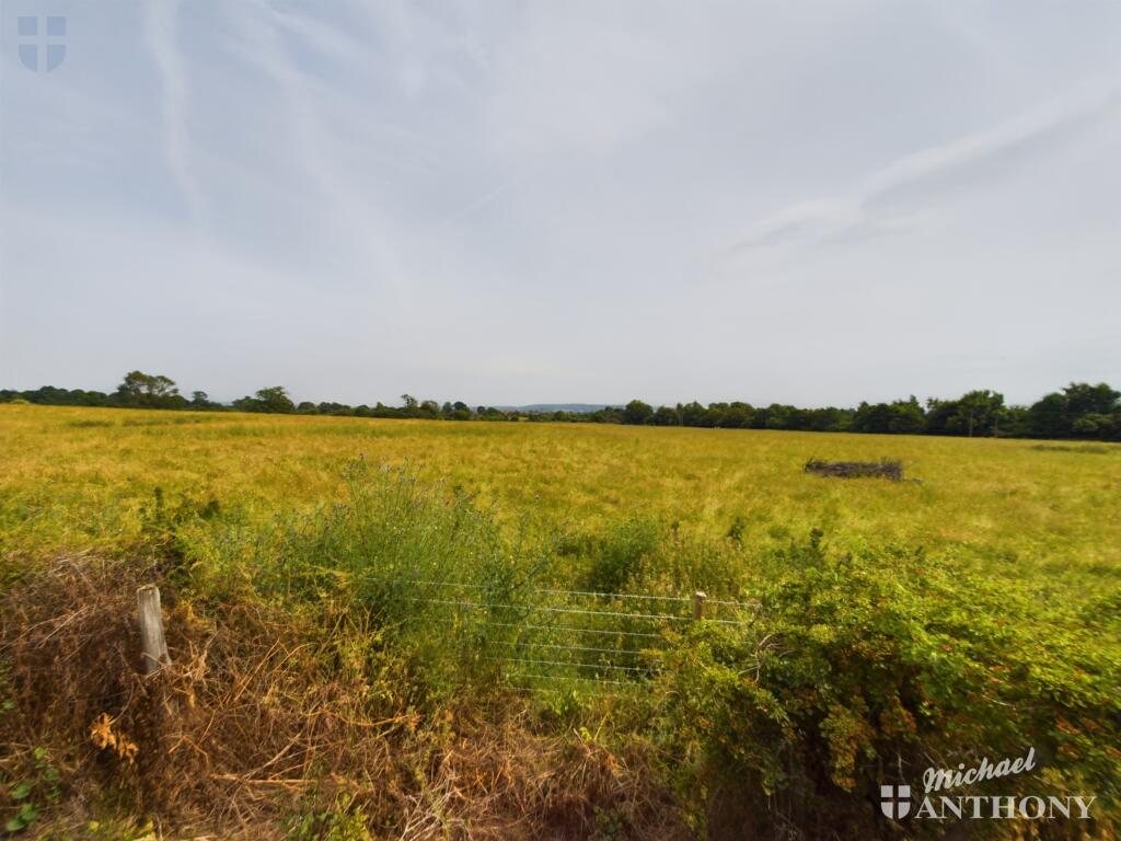 CAM01064G0-PR0399-STILL018