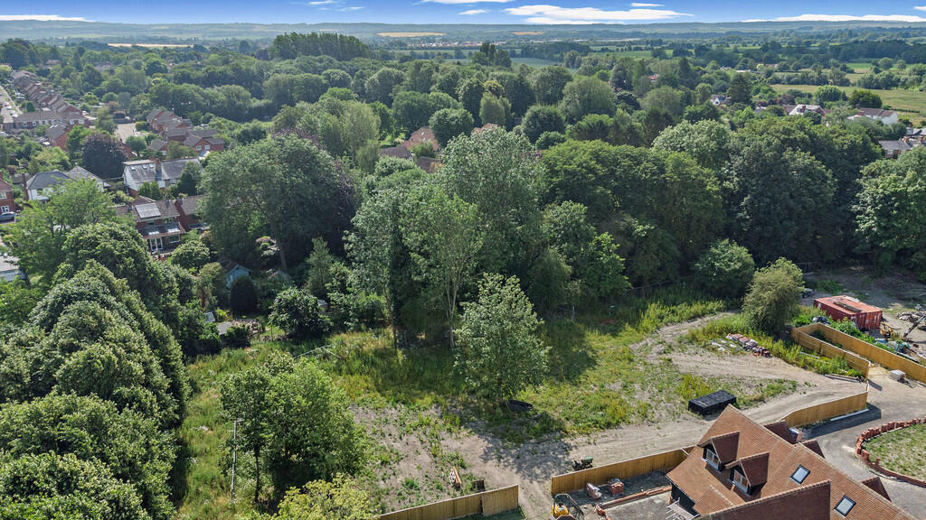 8652493-exterior0...