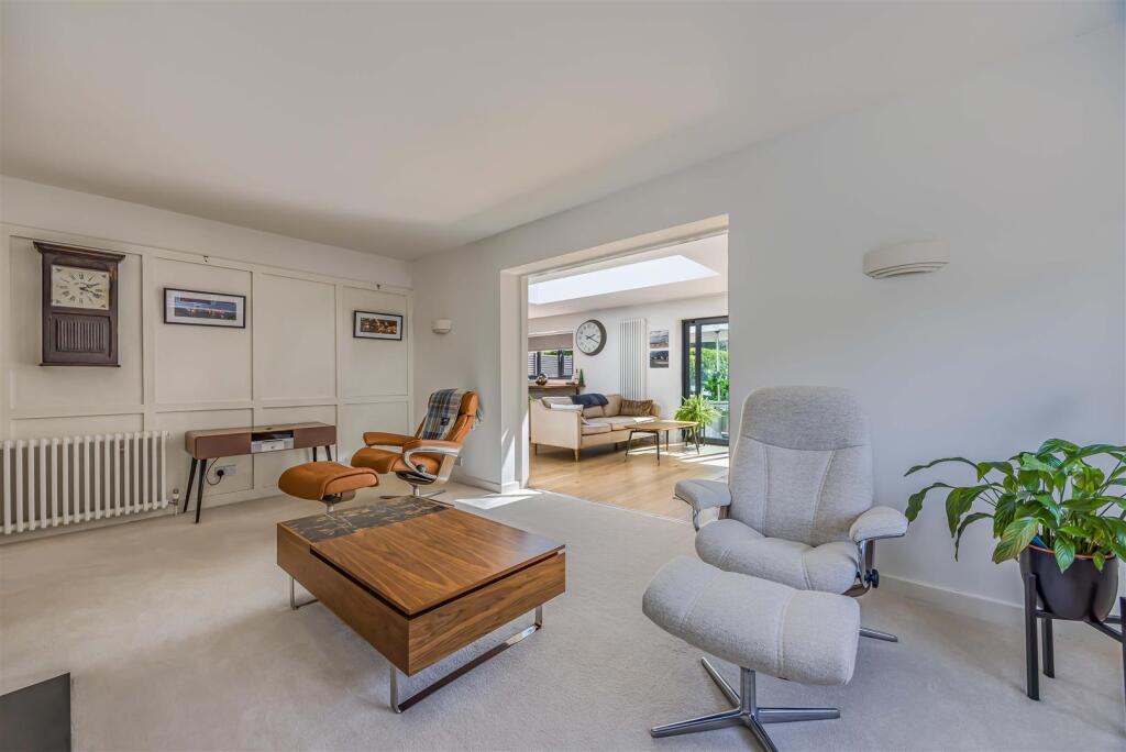 15 Sinah Lane, Hayling Island-Small-PorticoMarketi