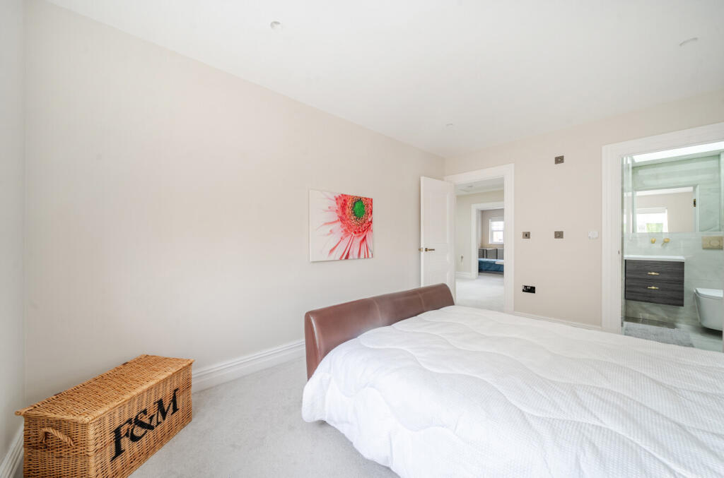 1371712-16-68f8a6...