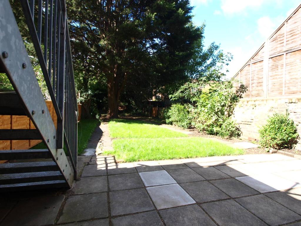 Photo 10