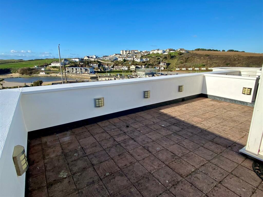 3 Attenborrow Court Balcony