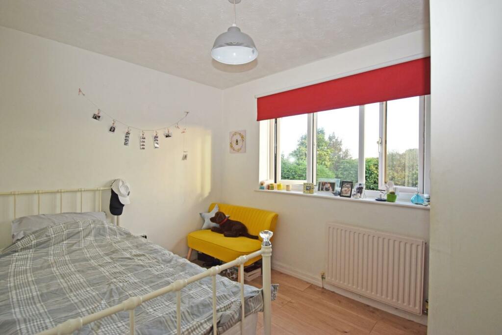 34 Meadowvale Road, bed 3.jpg