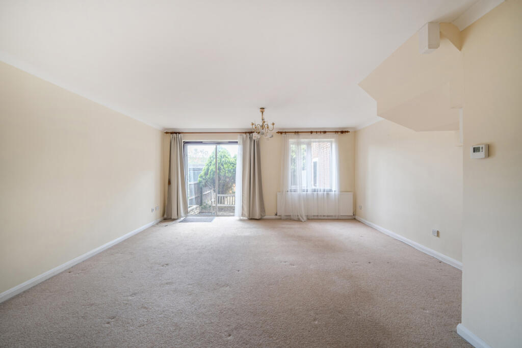 1331123-4-688268c...