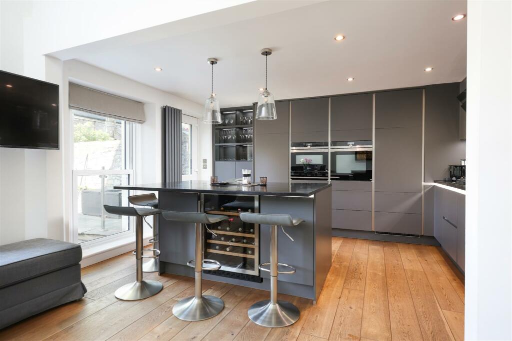 GF 23 Beaconsfield Road 37.JPG