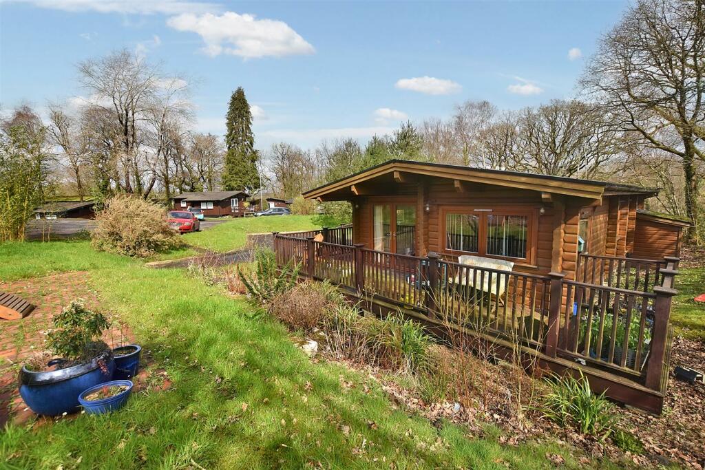 Front of Lodge / Location