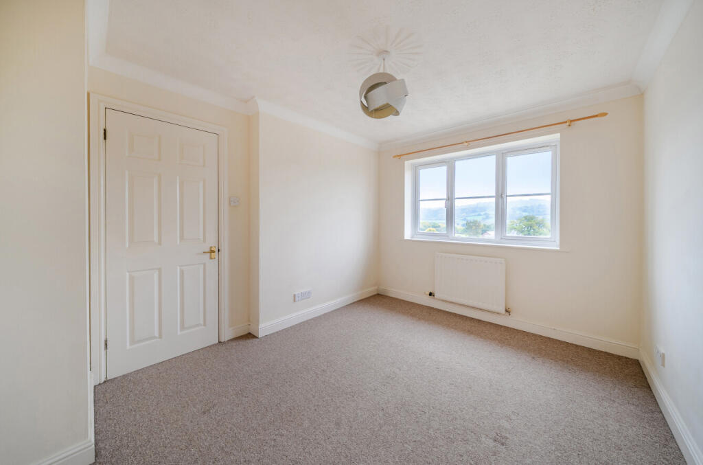 1368813-8-68ef6c2...