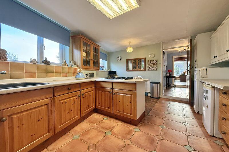 16' Kitchen/Breakfast Room
