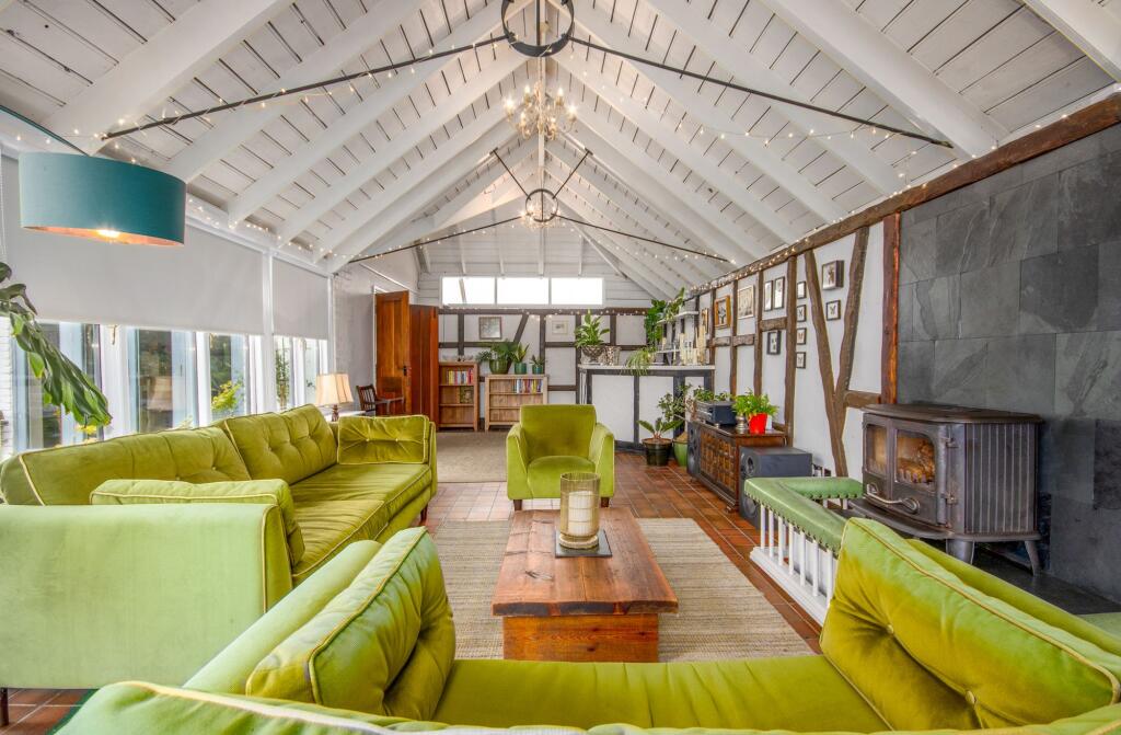 Sitting room/ Garden Room/ Bar