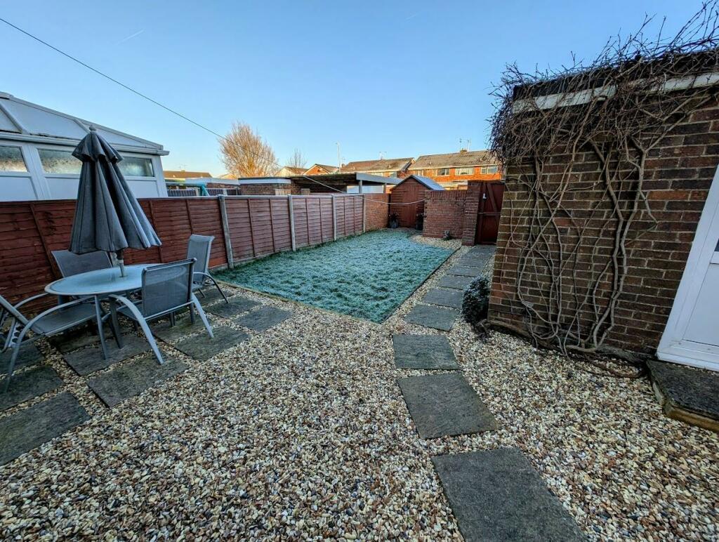 66 Merlin rear garden 1.jpg
